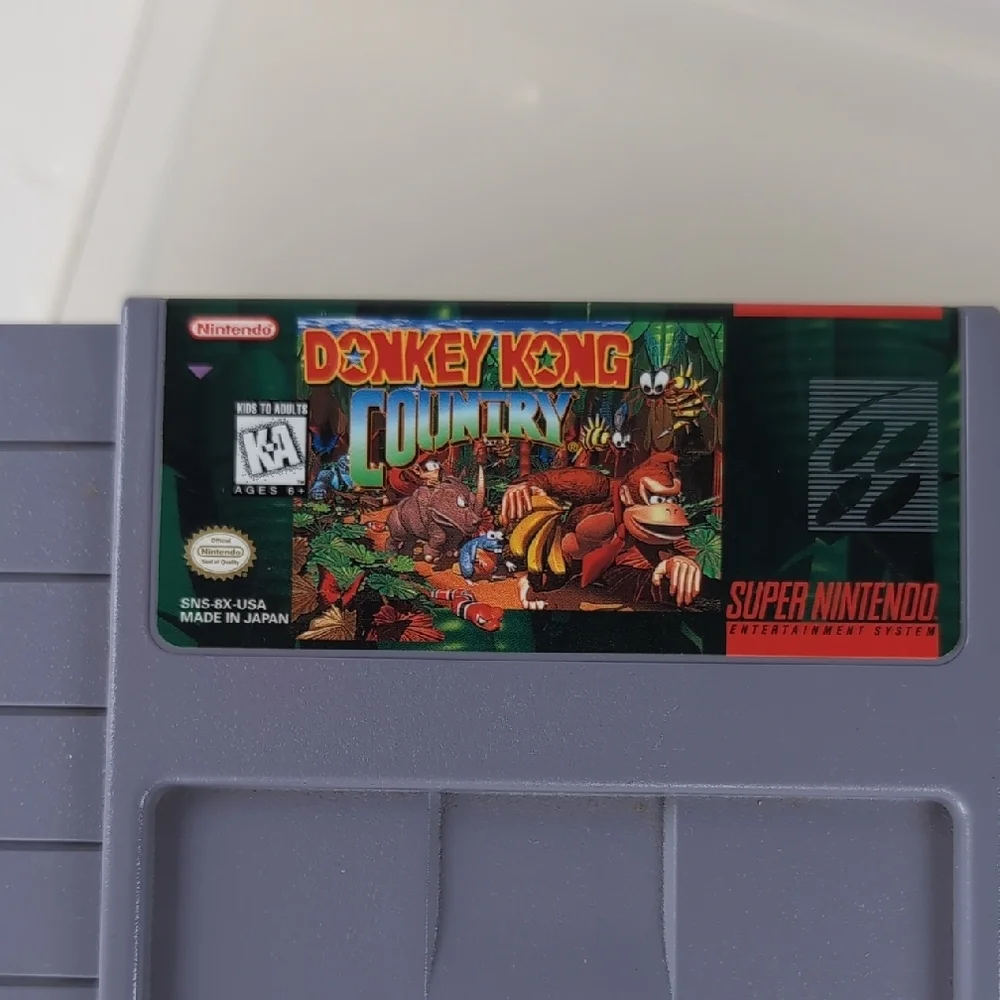 Nintendo Donkey Kong Country Game Cartridge With Case
